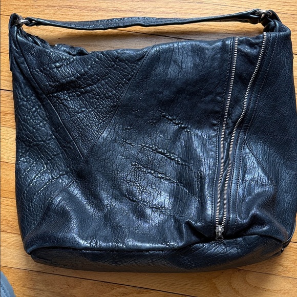 Marc by Marc Jacobs Black Shoulder Bag with Silver Zipper Details - Picture 2 of 7